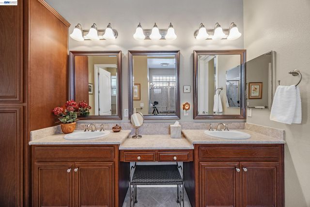 1362 Chatham Ct, Pleasanton, CA 94566