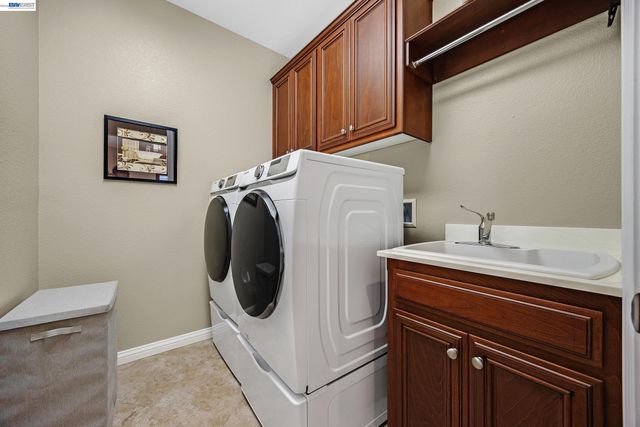 1362 Chatham Ct, Pleasanton, CA 94566
