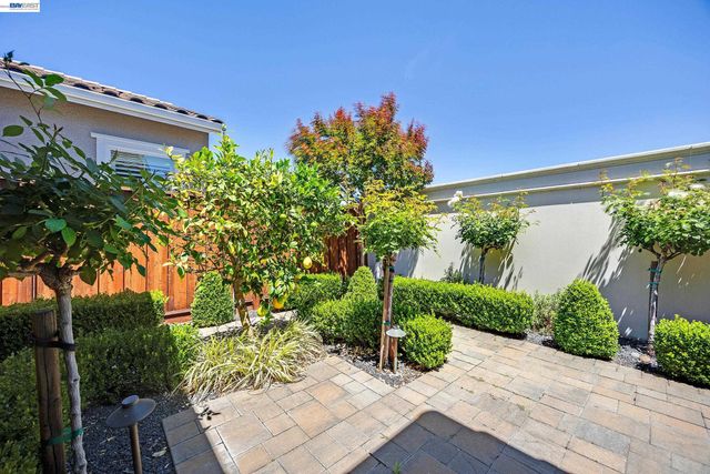 1362 Chatham Ct, Pleasanton, CA 94566