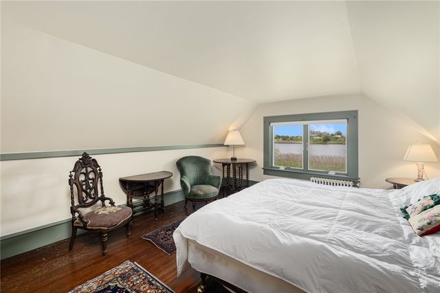 10 Casey Court, Newport, RI 02840