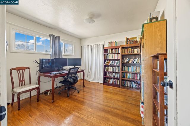 15594 Sharon St, San Lorenzo, CA 94580