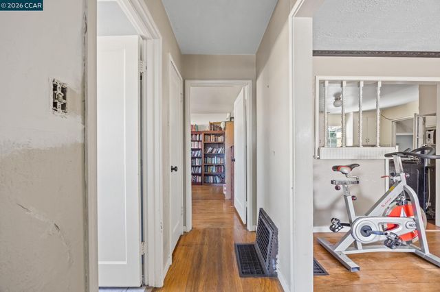 15594 Sharon St, San Lorenzo, CA 94580