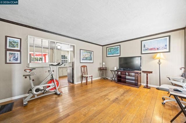 15594 Sharon St, San Lorenzo, CA 94580