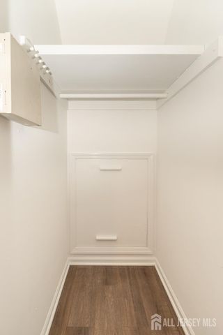 801 Woodbridge Commons Way, Iselin, NJ 08830