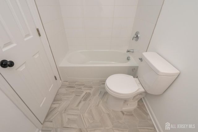 801 Woodbridge Commons Way, Iselin, NJ 08830