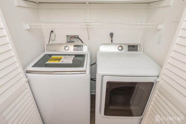 801 Woodbridge Commons Way, Iselin, NJ 08830