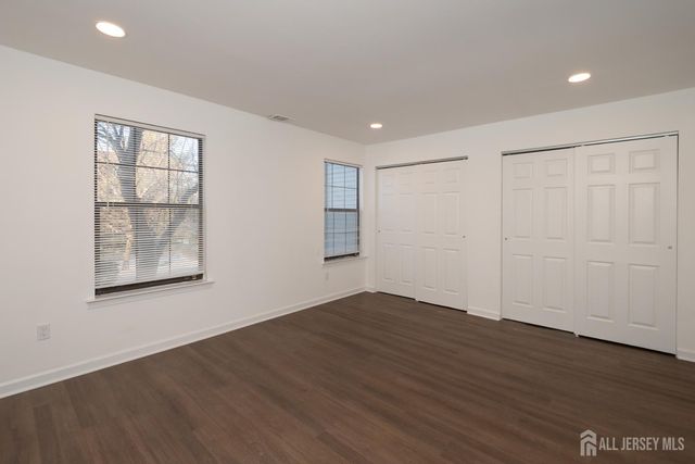 801 Woodbridge Commons Way, Iselin, NJ 08830