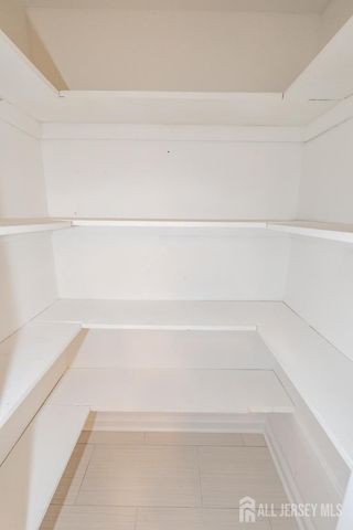 801 Woodbridge Commons Way, Iselin, NJ 08830