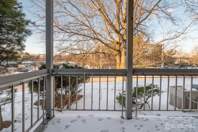 801 Woodbridge Commons Way, Iselin, NJ 08830