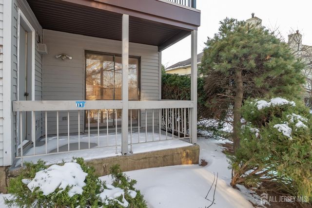 801 Woodbridge Commons Way, Iselin, NJ 08830