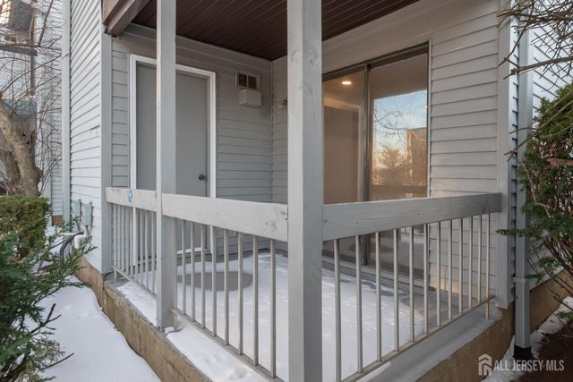 801 Woodbridge Commons Way, Iselin, NJ 08830