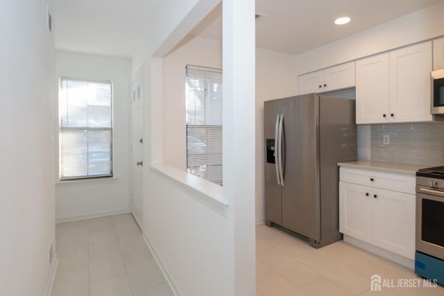 801 Woodbridge Commons Way, Iselin, NJ 08830