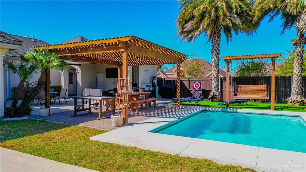 Image 5 of property listing at 1200 E 28th Street, Mission, TX 78574