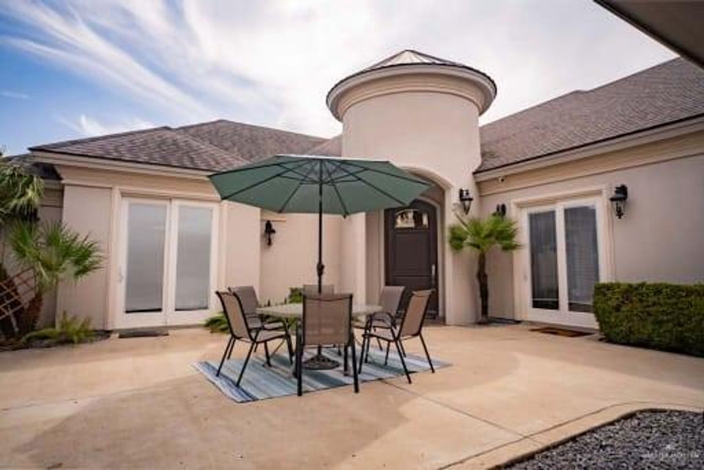 Image 8 of property listing at 1200 E 28th Street, Mission, TX 78574