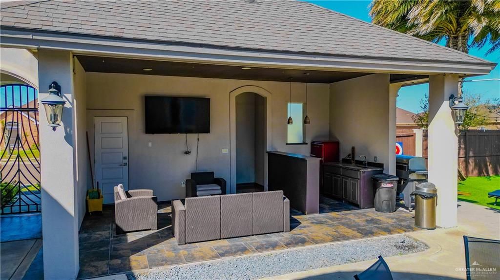 Image 9 of property listing at 1200 E 28th Street, Mission, TX 78574