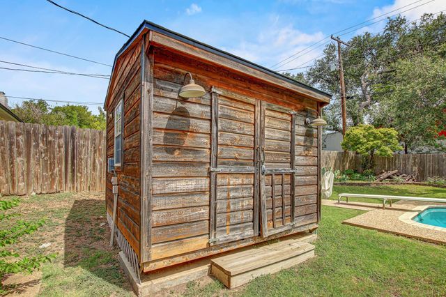 908 Hollybluff ST, Austin, TX 78753