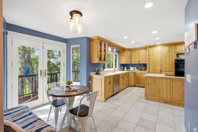 2586 E COUNTRY OAKS DR, Layton, UT 84040