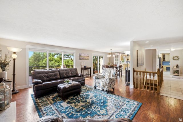 2586 E COUNTRY OAKS DR, Layton, UT 84040