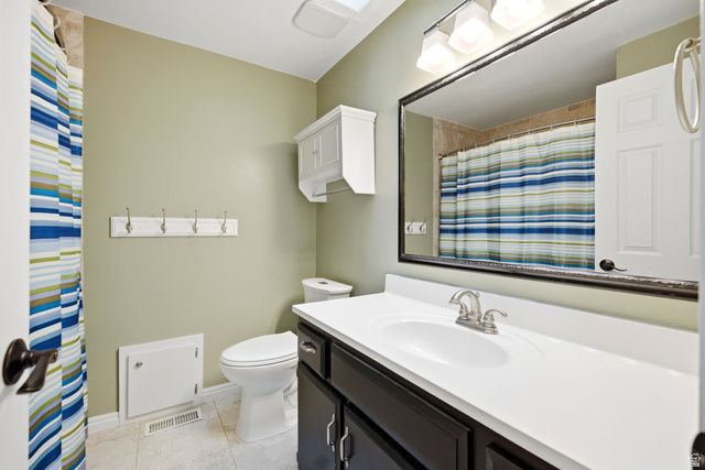 2586 E COUNTRY OAKS DR, Layton, UT 84040