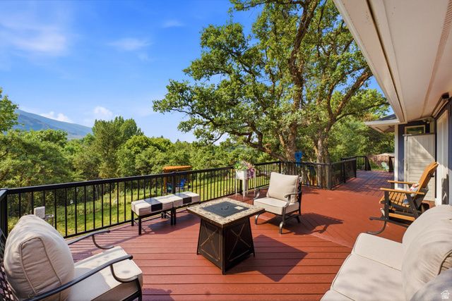 2586 E COUNTRY OAKS DR, Layton, UT 84040
