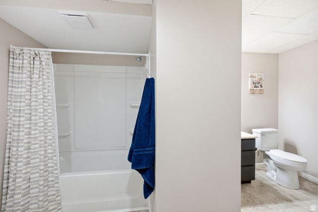 2586 E COUNTRY OAKS DR, Layton, UT 84040