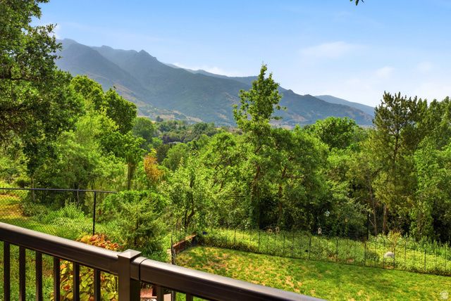 2586 E COUNTRY OAKS DR, Layton, UT 84040