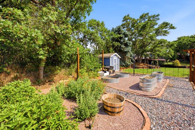 2586 E COUNTRY OAKS DR, Layton, UT 84040