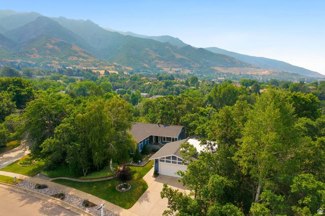2586 E COUNTRY OAKS DR, Layton, UT 84040