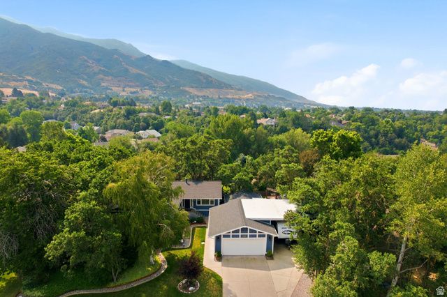 2586 E COUNTRY OAKS DR, Layton, UT 84040
