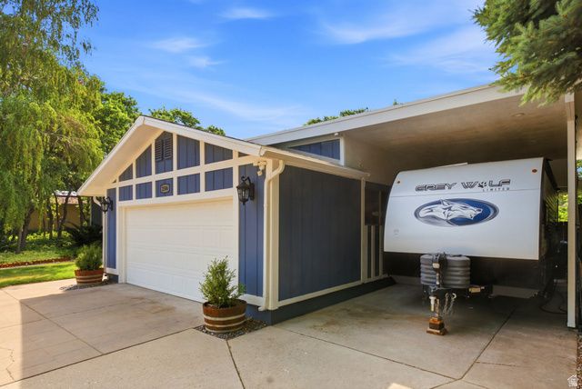 2586 E COUNTRY OAKS DR, Layton, UT 84040