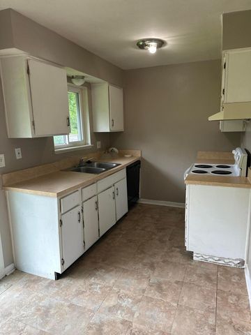 74 Huber Village Boulevard, Westerville, OH 43081
