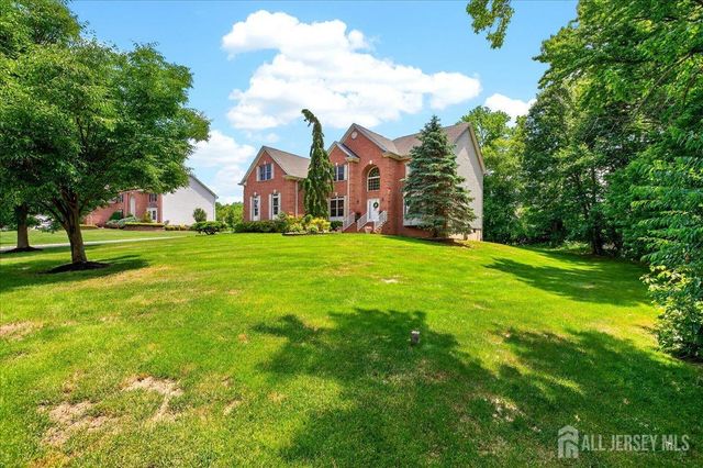 19 Legends Drive, Monroe, NJ 08831