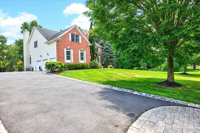 19 Legends Drive, Monroe, NJ 08831