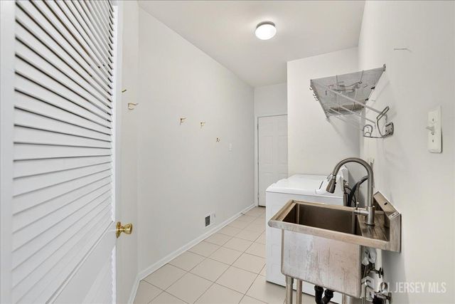 19 Legends Drive, Monroe, NJ 08831