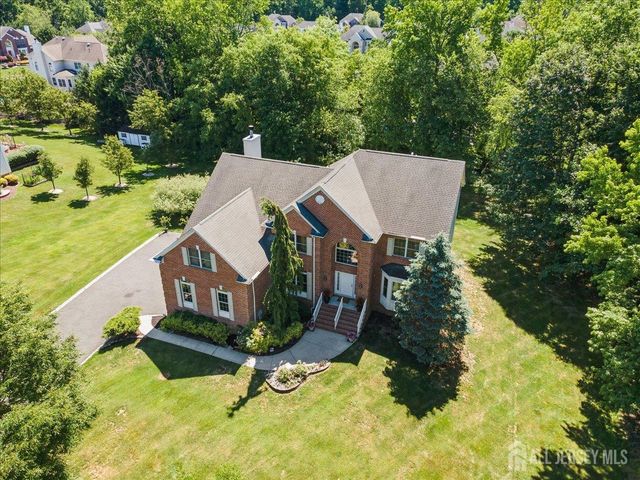 19 Legends Drive, Monroe, NJ 08831