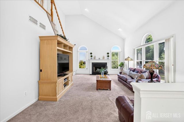 19 Legends Drive, Monroe, NJ 08831