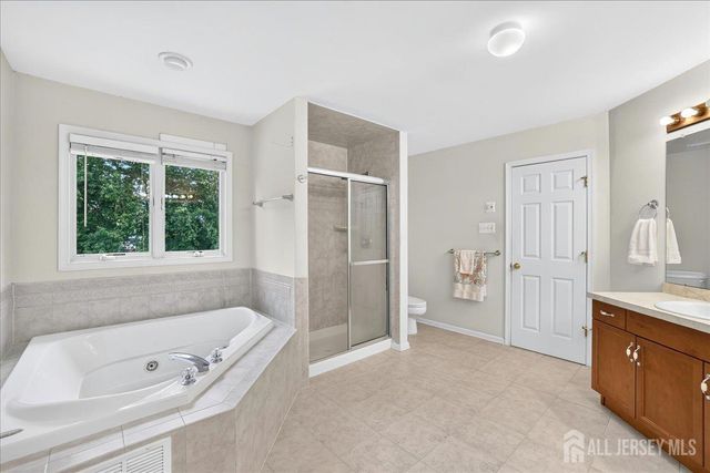19 Legends Drive, Monroe, NJ 08831