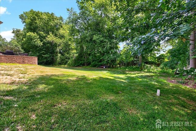 19 Legends Drive, Monroe, NJ 08831