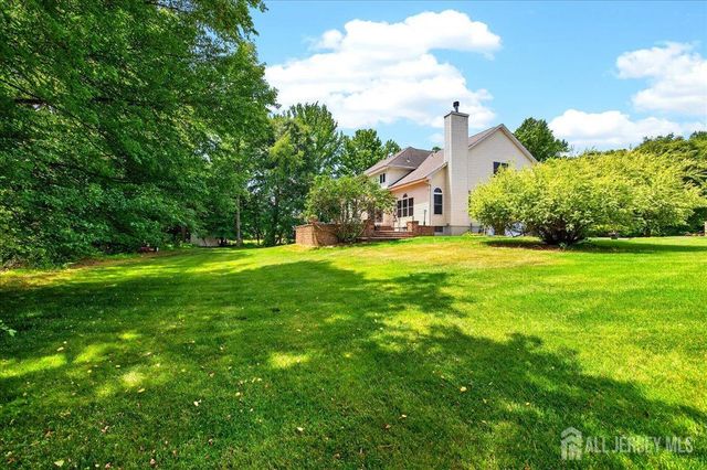 19 Legends Drive, Monroe, NJ 08831
