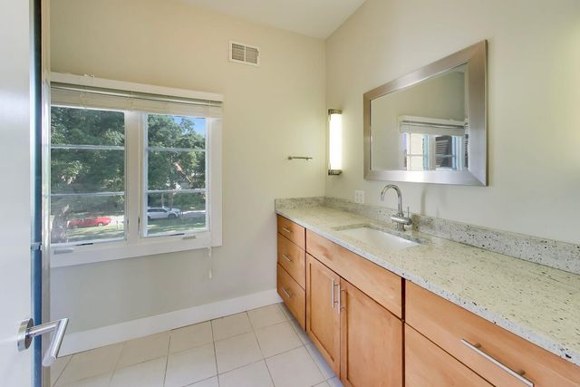 535 CEDAR Street, Park Ridge, IL 60068
