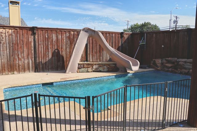 2400 Raintree Drive, Plano, TX 75074