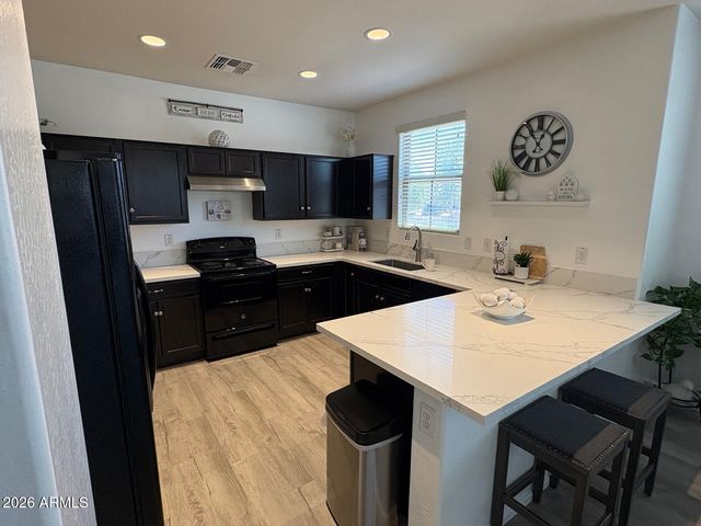 7726 W PIPESTONE Place, Phoenix, AZ 85035