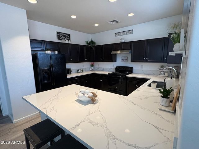 7726 W PIPESTONE Place, Phoenix, AZ 85035