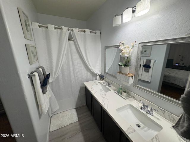7726 W PIPESTONE Place, Phoenix, AZ 85035
