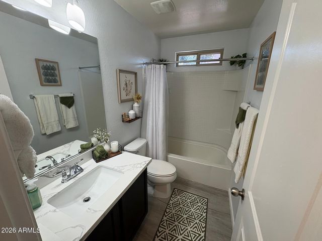 7726 W PIPESTONE Place, Phoenix, AZ 85035