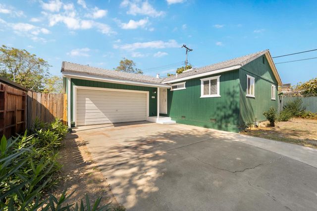 5667 Rio Verde Way, North Highlands, CA 95660