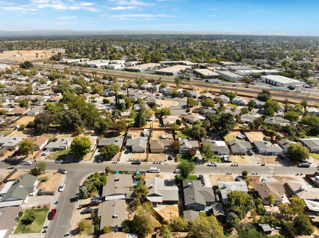 5667 Rio Verde Way, North Highlands, CA 95660