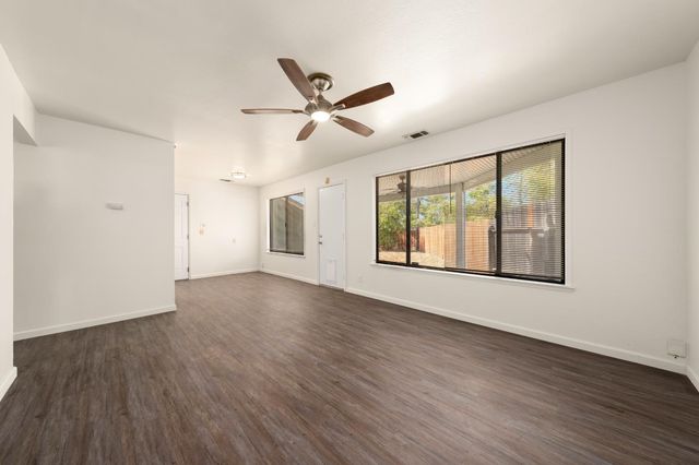 5667 Rio Verde Way, North Highlands, CA 95660