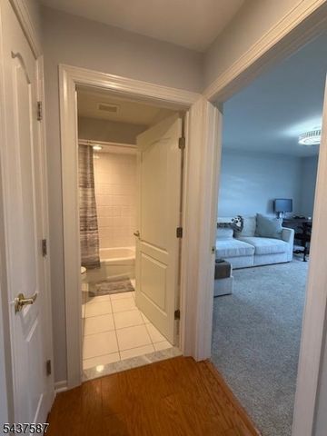 105 Roseland Ave 304, Caldwell Boro Twp., NJ 07006
