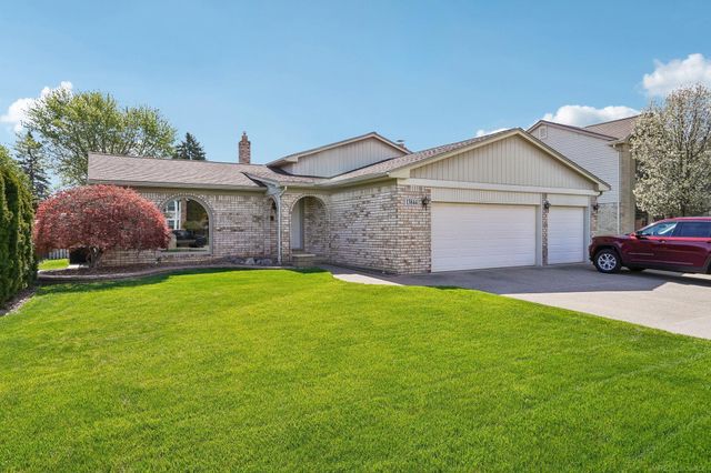 13844 Diversion Drive, Sterling Heights, MI 48313